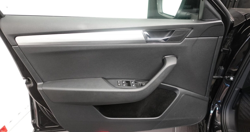 Skoda Superb cena 79900 przebieg: 199085, rok produkcji 2020 z Słubice małe 154